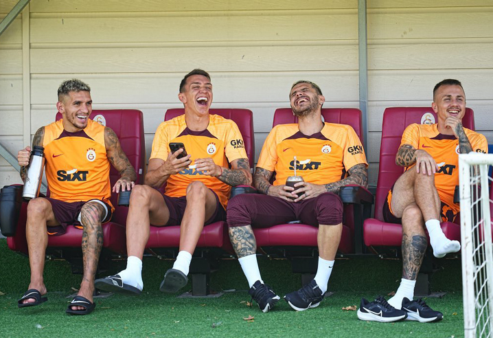 THE STARS OF GALATASARAY ARE HAPPY WITH OUR SEATS